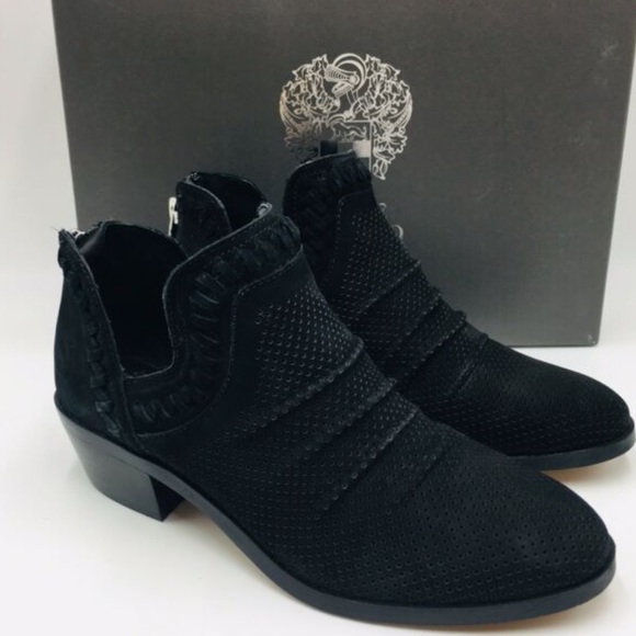 Vince Camuto Ankle Boots Booties NEW - Picture 1 of 10